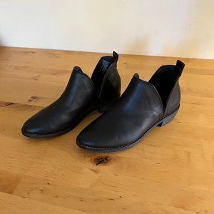 Universal Thread - Nora Cut Boots - Black - Size 8 - EUC